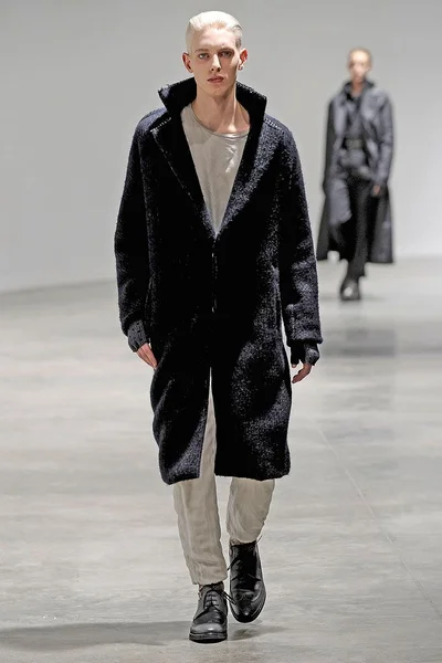 Look 1